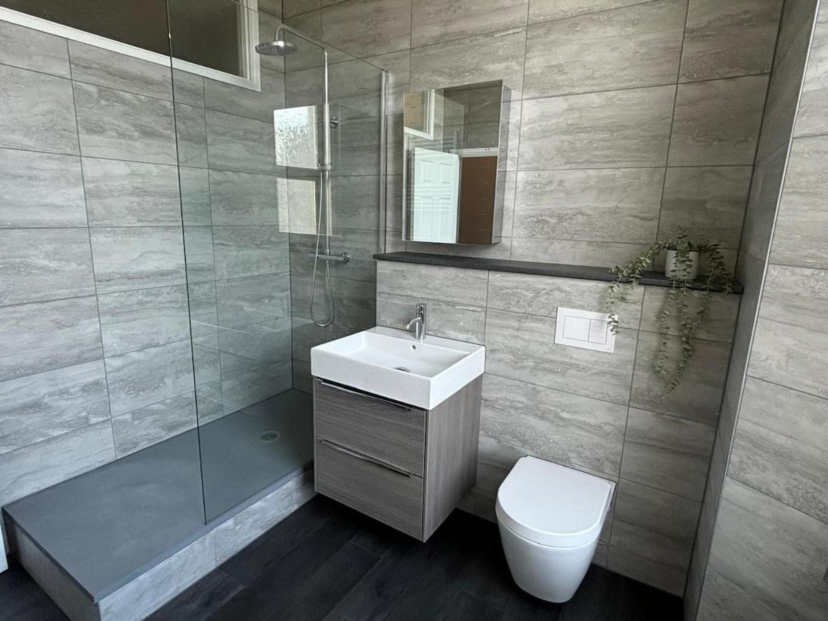 Apartment Stylish 2 Bedroom Maisonette