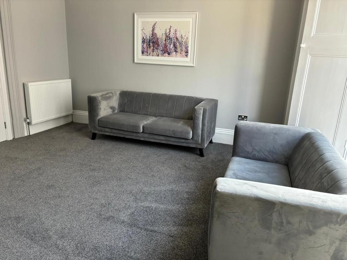 Stylish 2 Bedroom Maisonette *